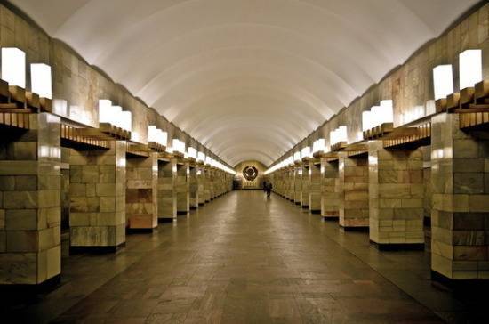 Вход на станцию метро «Гражданский проспект» в Петербурге ограничат до 30 августа