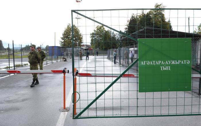 Абхазия временно закрыла границу из-за протестов в Тбилиси