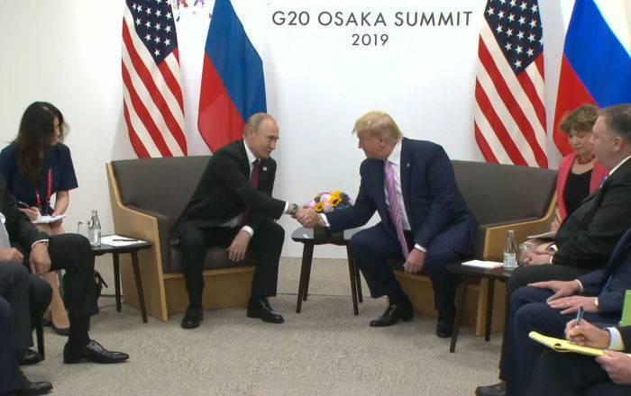 "Не вмешивайтесь в выборы" - Трамп пошутил на встрече с Путиным