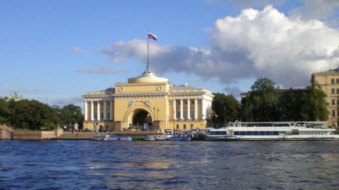В Петербурге прекратил работу храм при Адмиралтействе