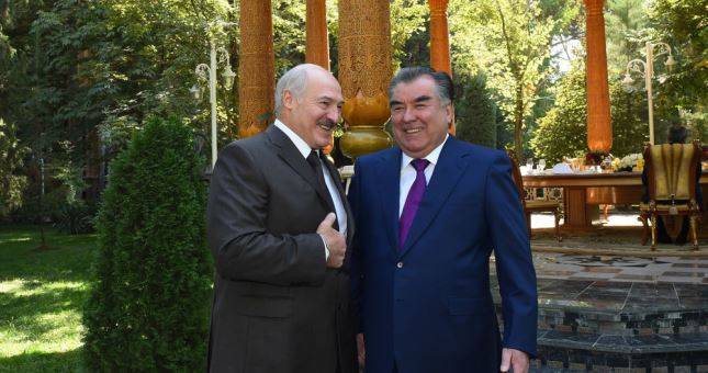 Рахмон и Лукашенко договорились о совместной работе на рынках Афганистана