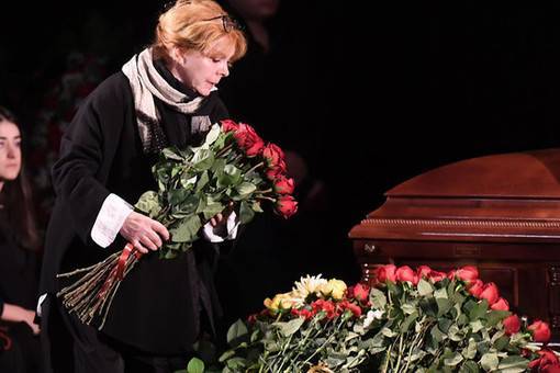 «Меня похоронили»: Клара Новикова заговорила о&nbsp;раке&nbsp;