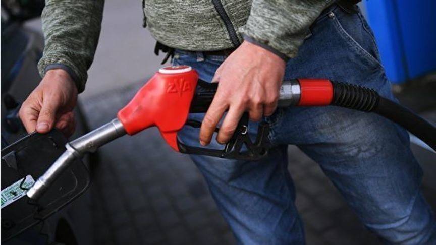 Правительство России разморозит цены на топливо