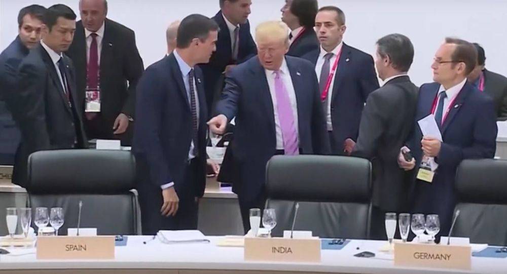 Испанские СМИ негодуют из-за «унизительного» жеста Трампа на саммите G20