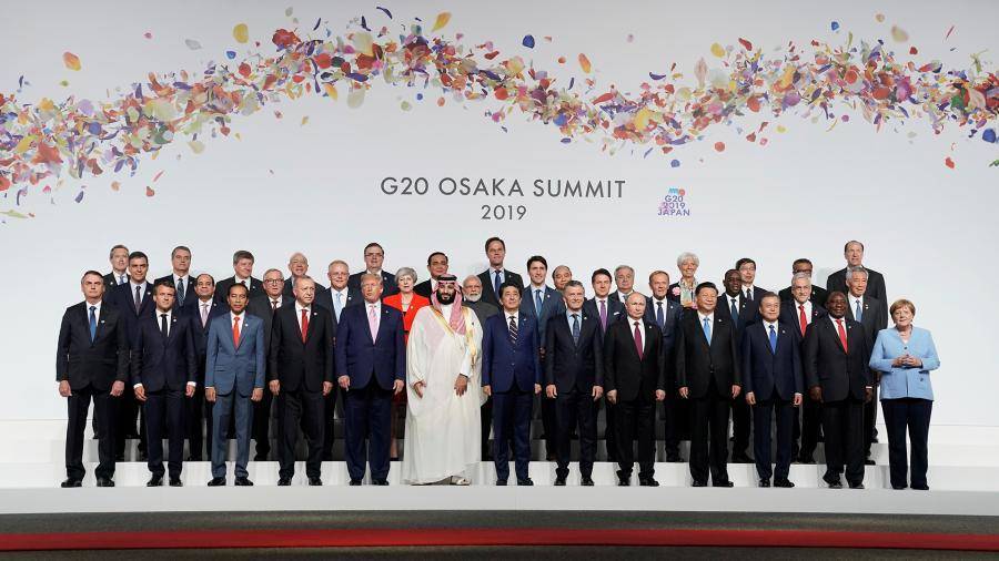 Песков опроверг данные о переговорах Путина и Трампа «на ногах» на G20