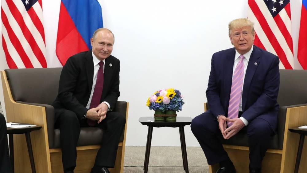 "У нас есть, у вас нет": Трамп пожаловался Путину на американские "фейкньюз" - видео