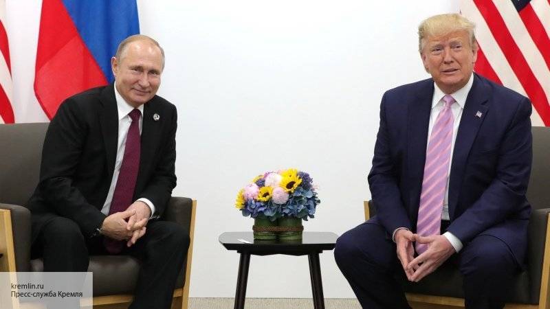 Трамп с улыбкой «призвал» Путина не вмешиваться в выборы в США