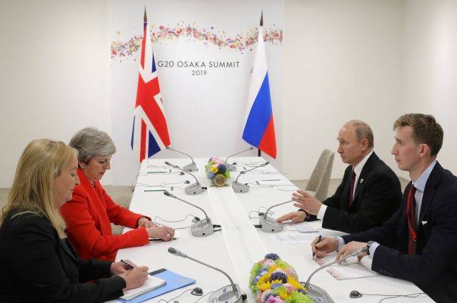 Песков: на G20 Путин обсудил с Мэй «дело Скрипалей»