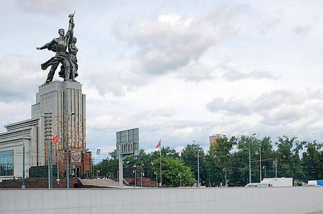 На ВДНХ отметят 130-летие скульптора Веры Мухиной