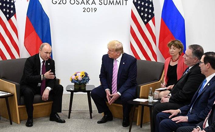 USA Today (США): на саммите Дональд Трамп сказал Владимиру Путину шутливо: «Не вмешивайтесь в выборы»