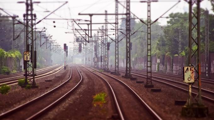 Из-за кражи полутора километров кабеля между Петербургом и Москвой задержали более 40 поездов