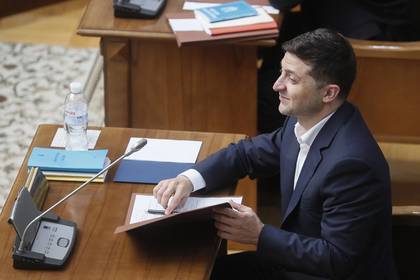 Команда Зеленского назвала сроки изменения конституции Украины