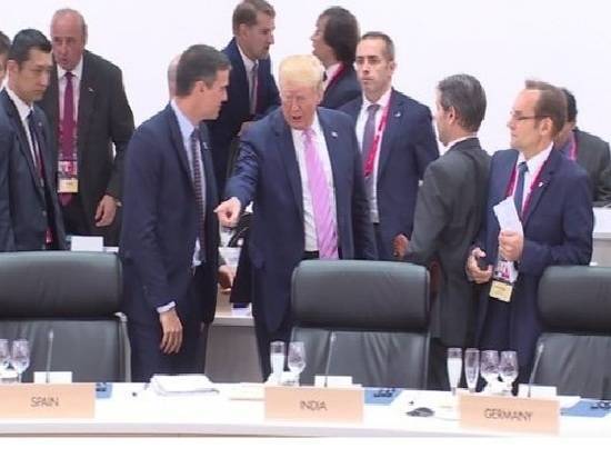 Трамп на саммите G20 указал премьеру Испании на его место