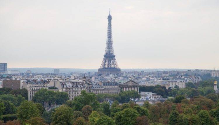 «На солнце – до +48»: парижанка рассказала о небывалой жаре во Франции
