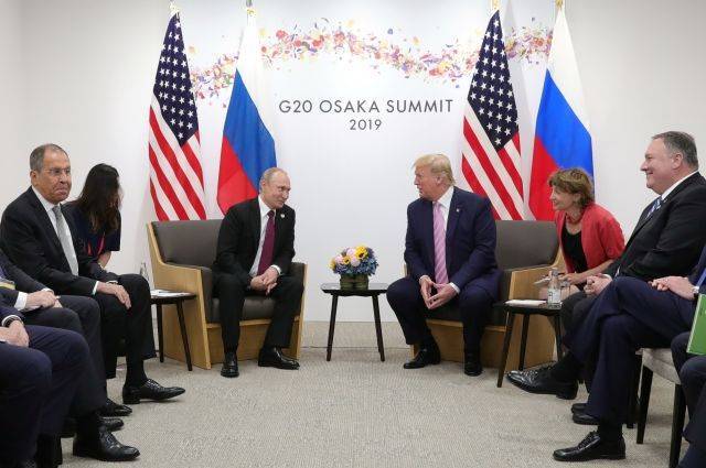 Песков рассказал подробности переговоров Путина и Трампа