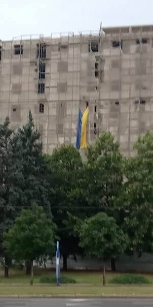 В оккупированном Донецке вывесили флаг Украины (фото)