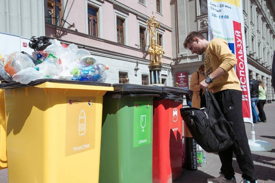 Александр Соловьев рассказал о раздельном сборе мусора в столице