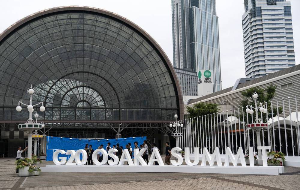 Первый день саммита G20 в Осаке.

Онлайн