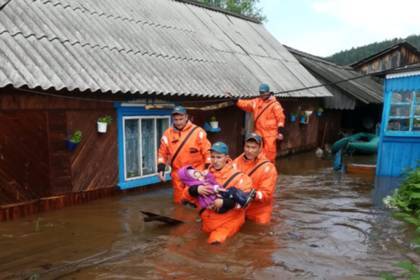 Российский город начали эвакуировать из-за роста уровня воды