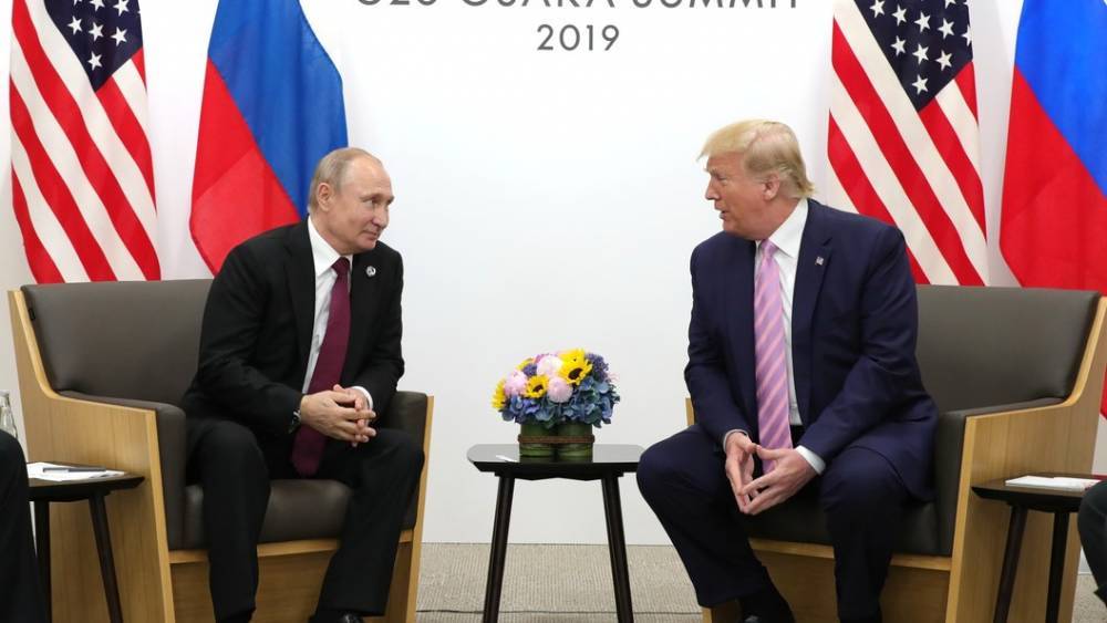 "Назвал его по имени, подал руку...": Американские СМИ жестко прошлись по Трампу после его встречи с Путиным