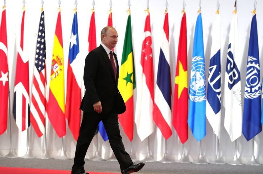 Песков объяснил, почему Путин пришёл на ужин «Большой двадцатки» с термосом