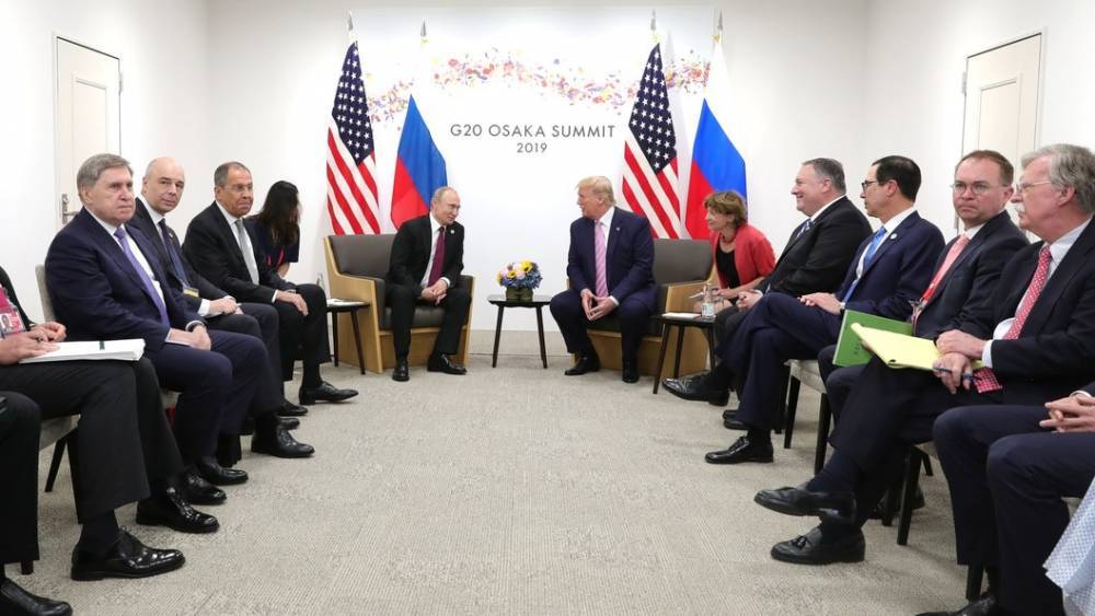 "Зафотобомбил": Как Трамп испортил общую фотографию президентов на G20