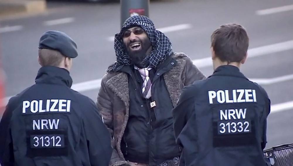 Шел четвертый год миграционного кризиса: Берлин пытается лишить гражданства террористов