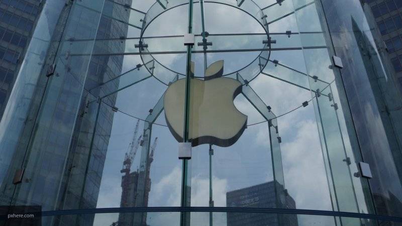 Акции Apple упали после сообщения об уходе дизайнера компании Джони Айва