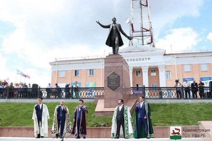 В Уфе открыли памятник Шайхзаде Бабичу