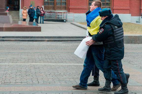 Любой украинец в России — уже заложник