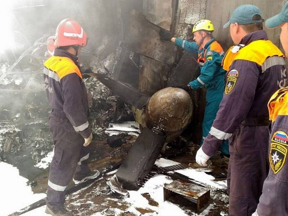 Пилота и стюардессу, выживших в авиакатастрофе на севере Бурятии, хотят представить к награде