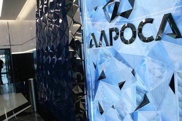 АЛРОСА озвучила ущерб алмазной отрасли от подделок