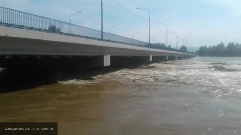 Движение на Федеральной трассе "Сибирь" остановлено из-за потопа в Иркутской области