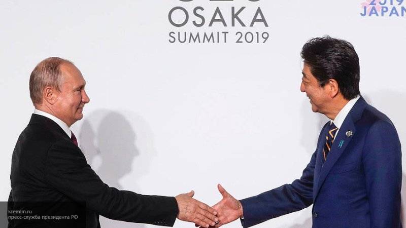 Стало известно, что будут обсуждать Путин и Абэ во время встречи в Осаке