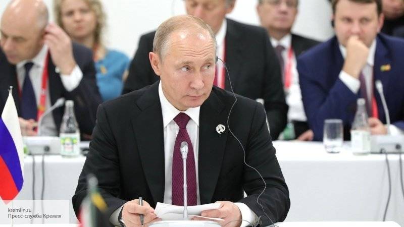 Путин прокомментировал провокацию Порошенко с украинскими моряками