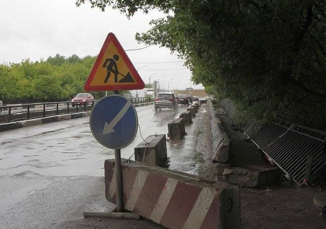 Руководитель горадминистрации обратила внимание на аварийный мост через Трубеж
