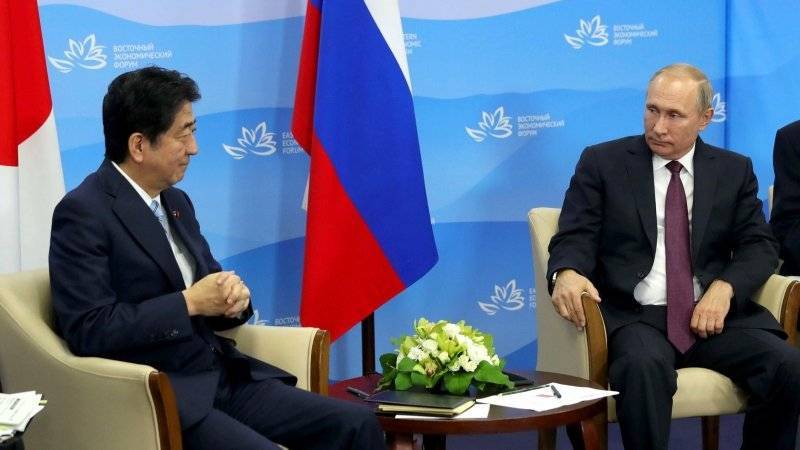 Япония и РФ продолжат переговоры по мирному договору