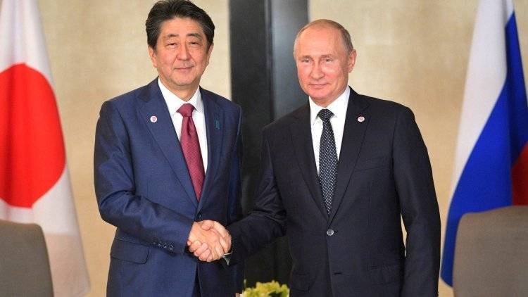 Путин пригласил Абэ во Владивосток на Восточный экономический форум