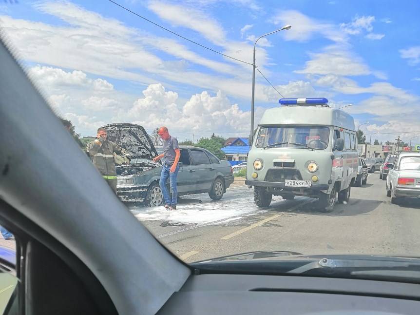 Автомобили в Астрахани загораются на трассе
