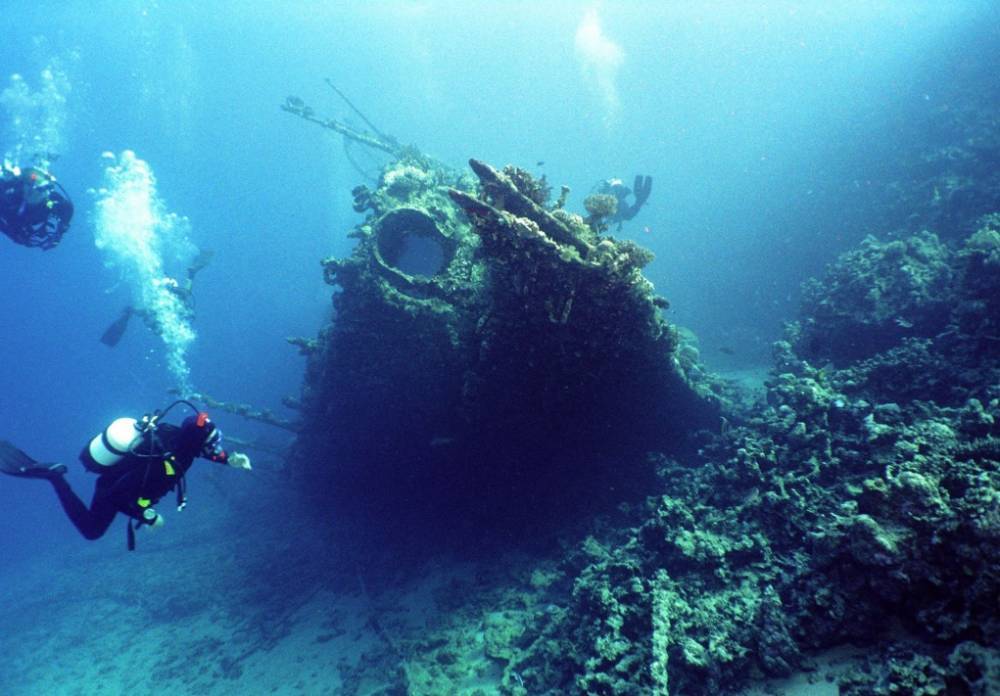 Археологи нашли на морском дне древний затонувший корабль. То, что увидели на борту, поражает