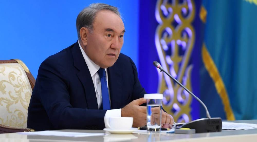 Нурсултан Назарбаев посетил центральный аппарат партии «Nur Otan»