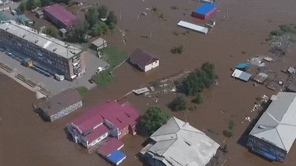 Масштаб наводнения в Иркутской области сняли с коптера.