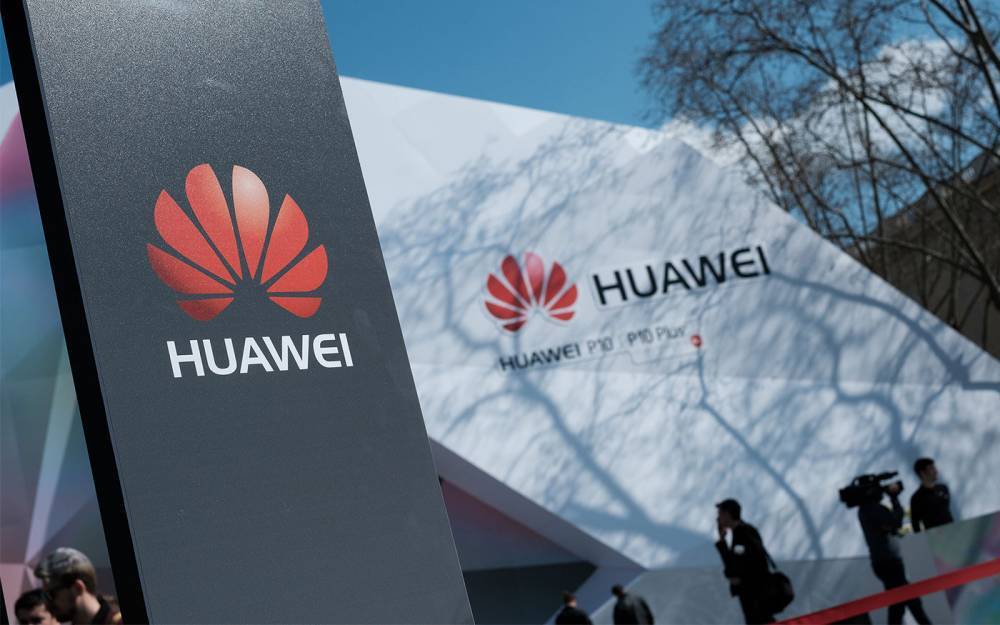 Трамп заявил, что позволит американским компаниям продавать свое оборудование Huawei