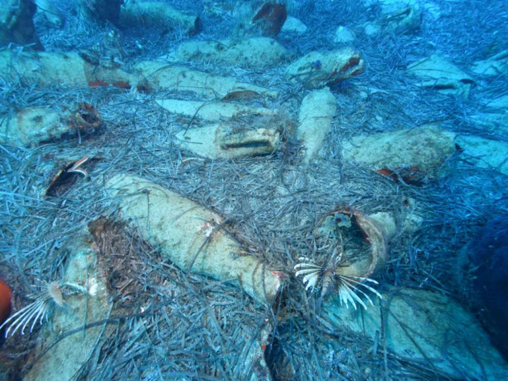 У побережья Кипра обнаружили древнеримское судно с грузом амфор