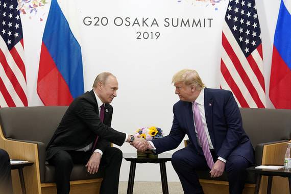 «Не вмешивайтесь»: как Трамп пошутил на встрече с Путиным