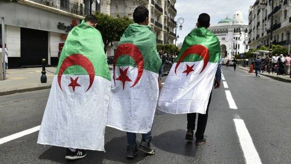 В Алжире объявили невозможным проведение выборов президента 4 июля