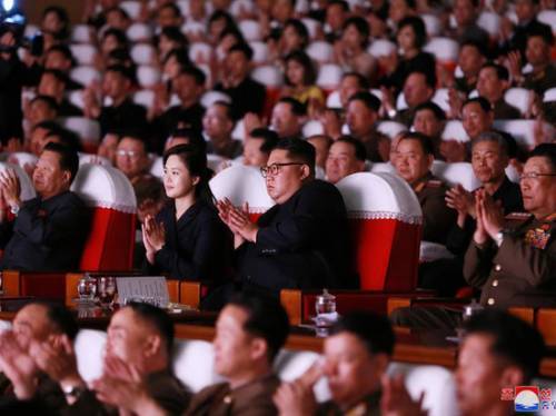 «Репрессированный» чиновник появился с Ким Чен Ыном на концерте