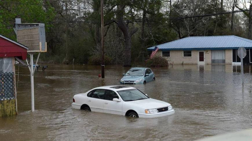 В США борются с последствиями наводнений