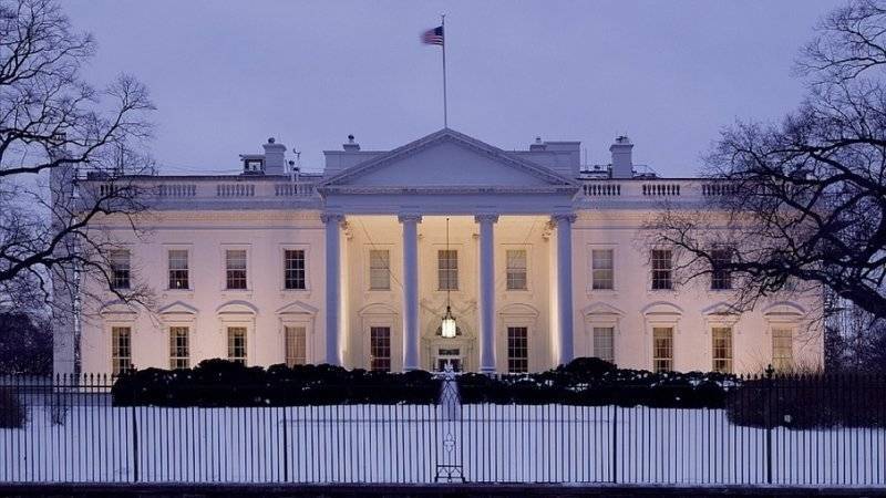 Сотрудники Секретной службы США открыли огонь по пытавшемуся проникнуть в Белый дом