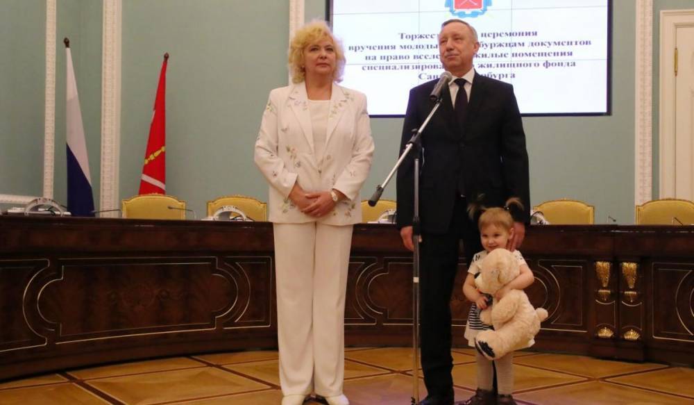 Александр Беглов: Очередь на жилье для детей-сирот будет ликвидирована в следующем году